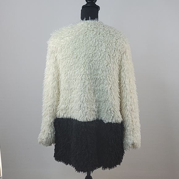 Minkpink xs/s fluffy white black jacket coat - Picture 5 of 6